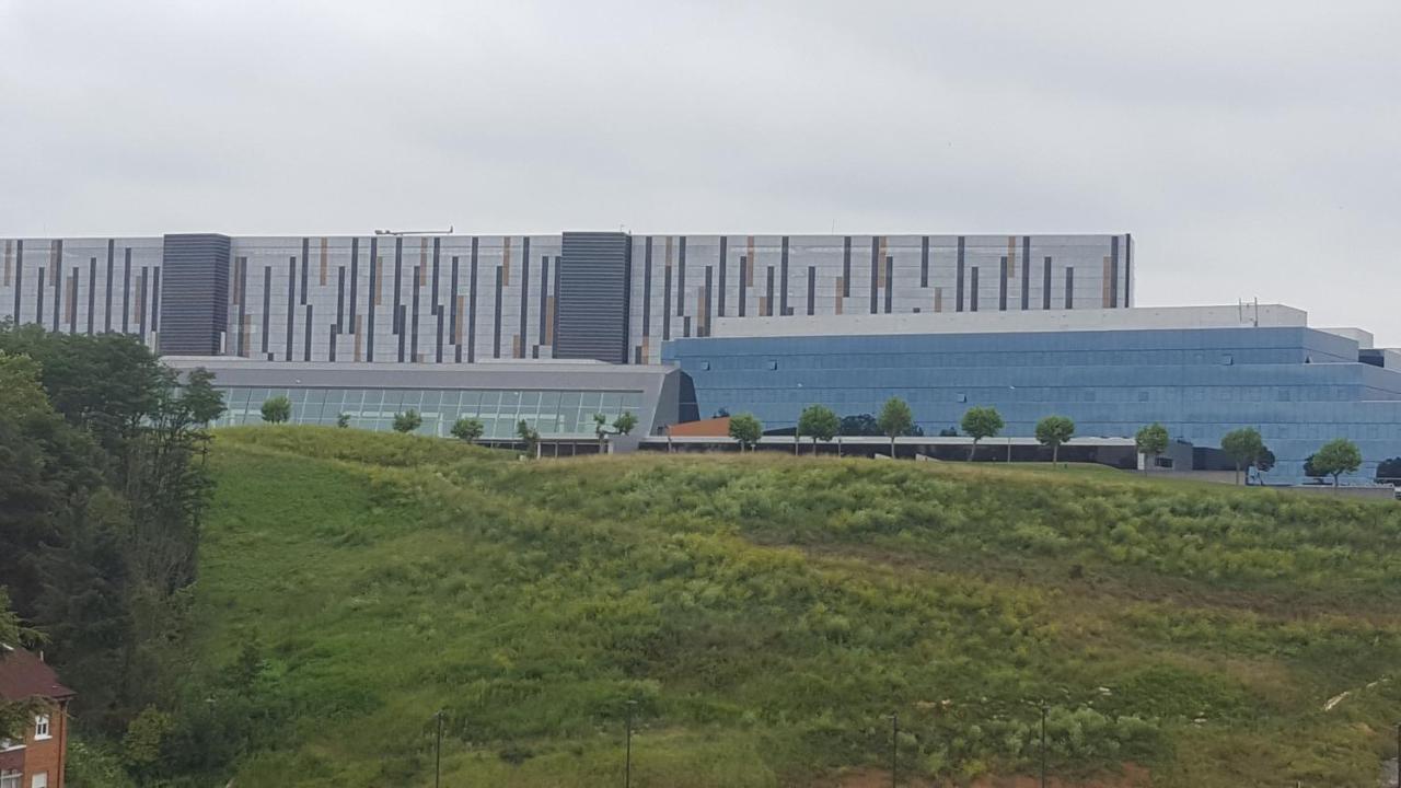 Апартаменты Piso Zona Hospital 6 Personas Овьедо Экстерьер фото